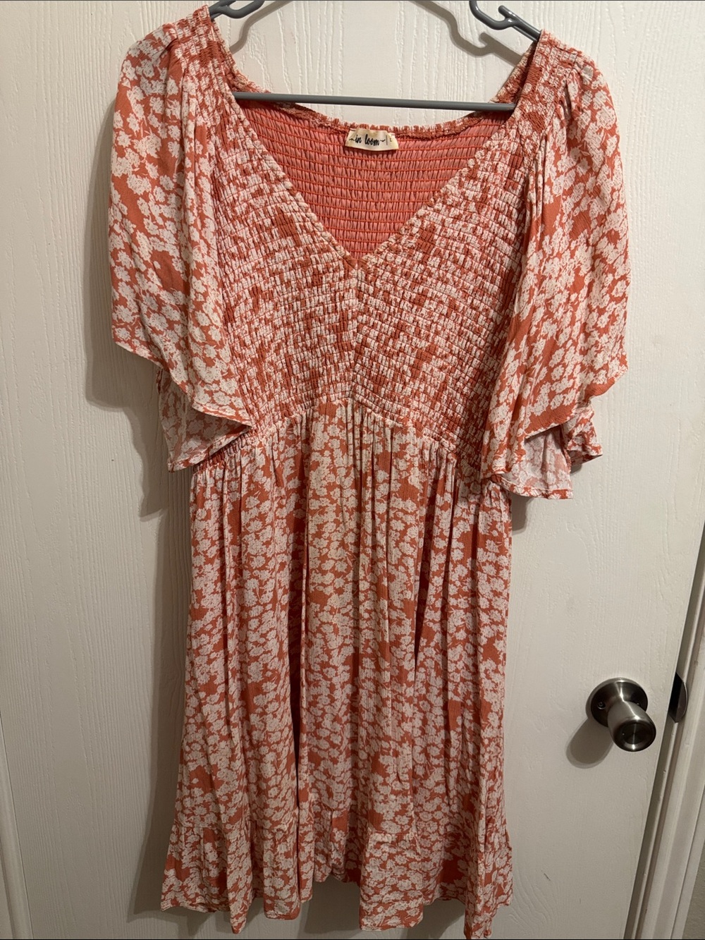 In Bloom Baby Doll Mini Dress Bell Sleeves Coral Colored Floral Print Women’s L